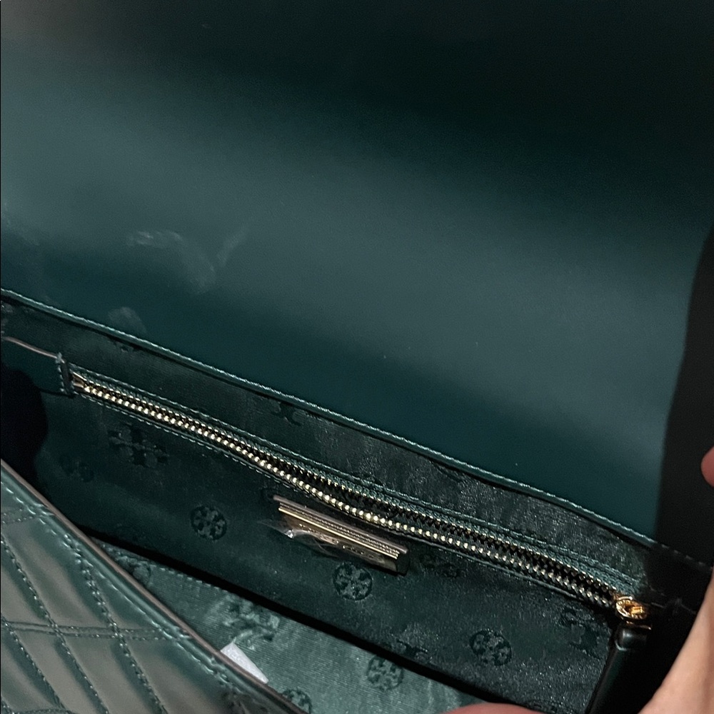 Tory Burch Dark Green Quilted Shoulder Bag - Picture 10 of 11